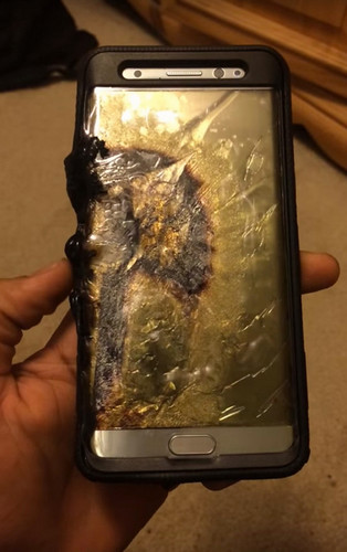 Gli utenti del Samsung Galaxy Note 7 hanno detto di spegnere il dispositivo