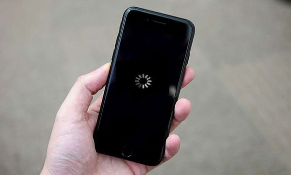 iphone 11 pro stuck on spinning wheel